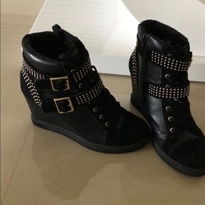 Wedge sneakers